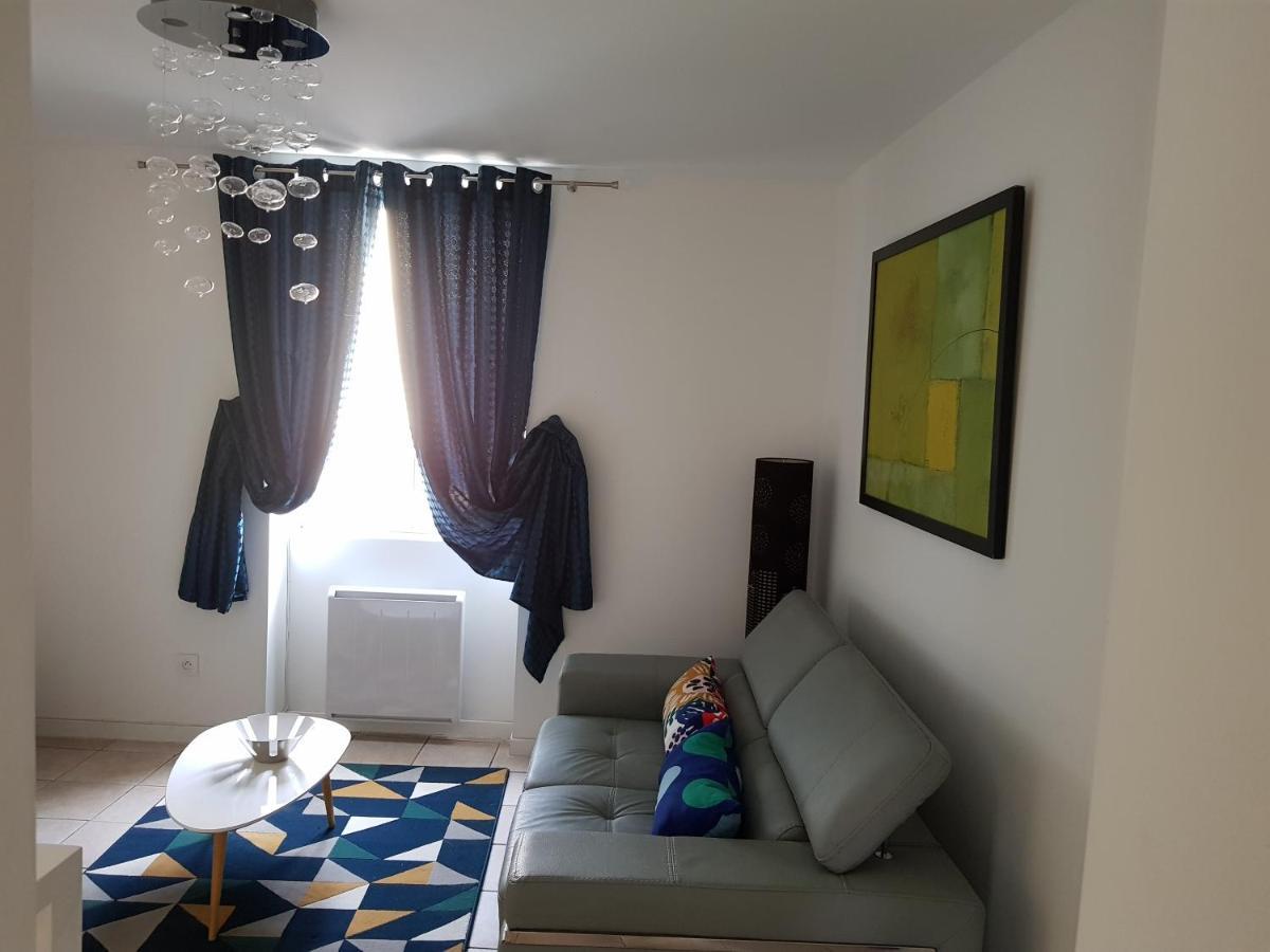 Jolie appartement moderne à Roanne Esterno foto